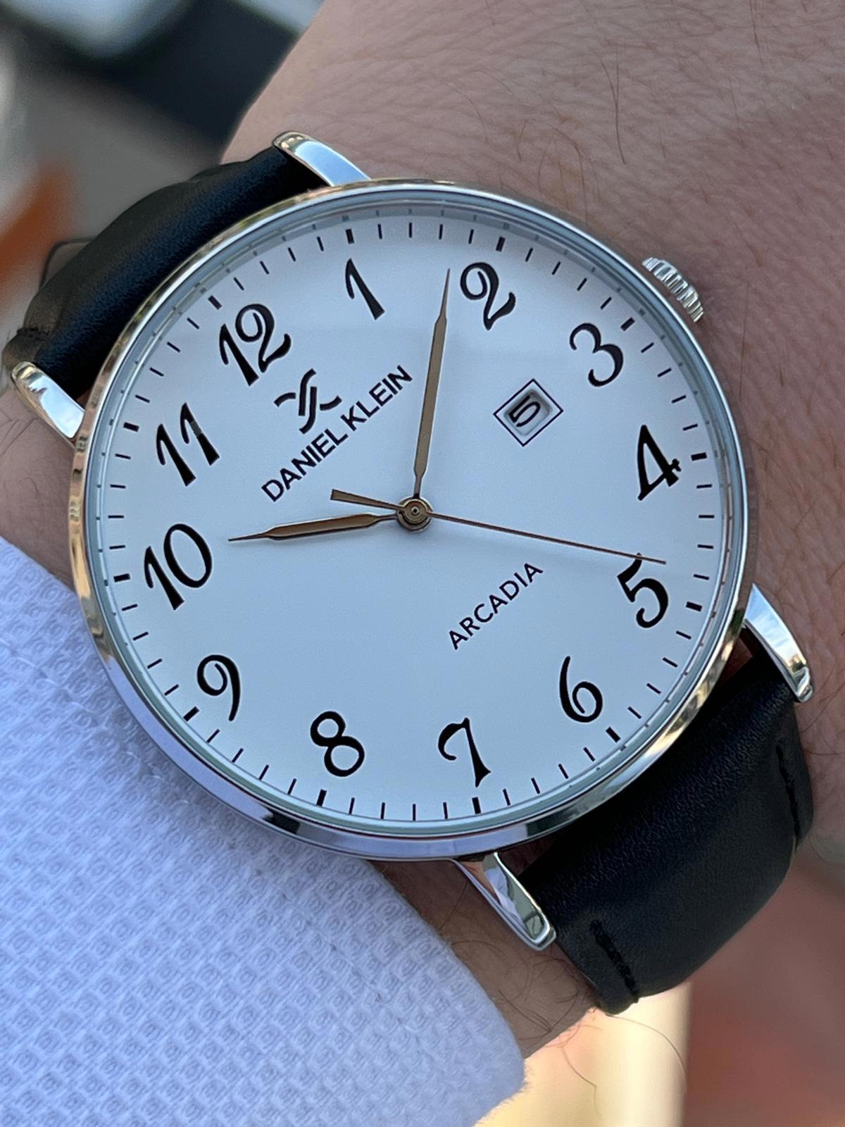 Daniel Klein DK.1.13562-1 Takvimli Siyah Deri Kordon Analog Erkek Kol Saati