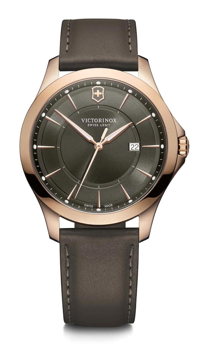 Victorinox Swiss Army 241908 Pusulalı Takvimli 40 mm Kahverengi Deri Kordon Analog Kol Saati
