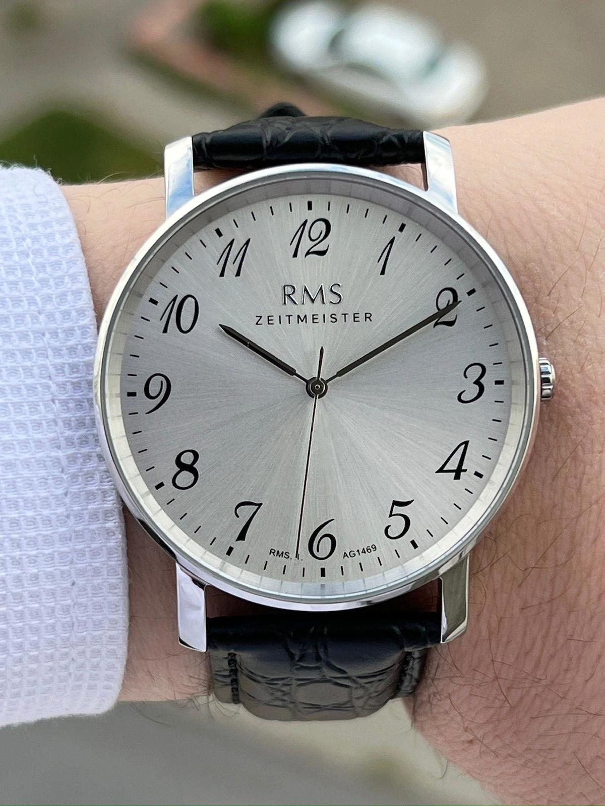 Romanson AG1469.02 50 mm Siyah Deri Kordon Analog Erkek Kol Saati