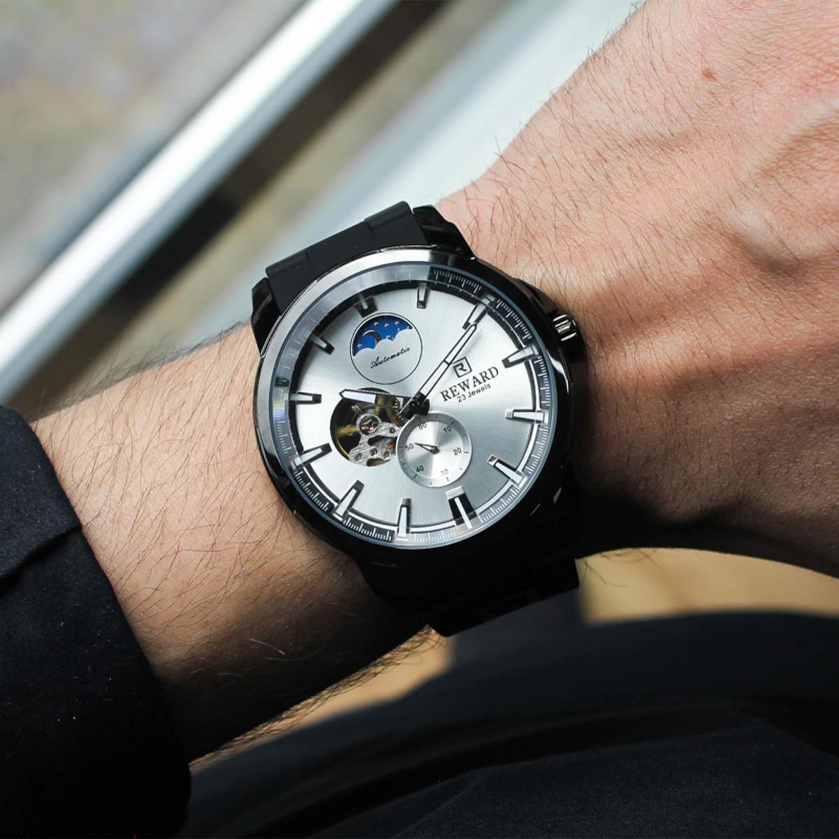 Reward RWA145204 48 mm Siyah Silikon Kordon Analog Erkek Kol Saati
