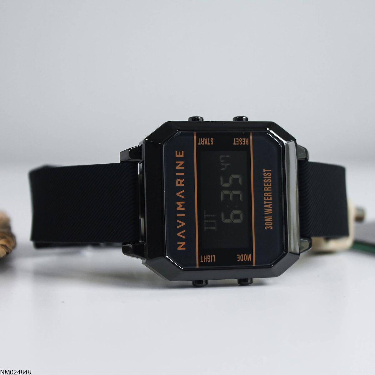Navimarine NM024848 Takvimli 40 mm Siyah Silikon Kordon Analog Erkek Kol Saati