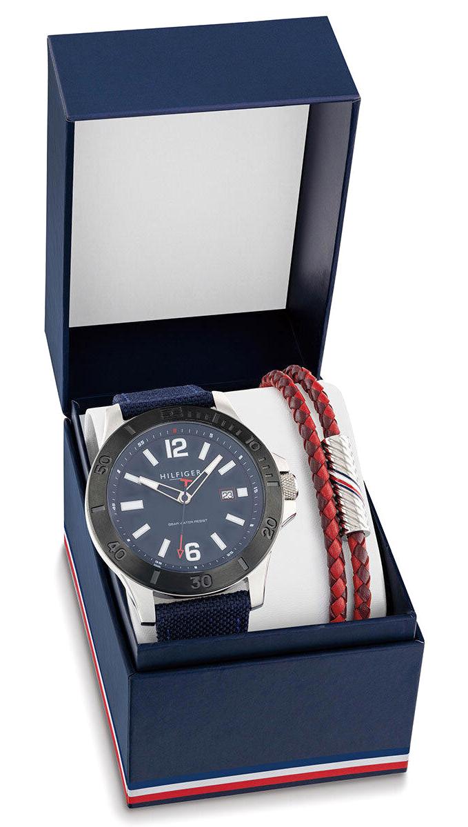 Tommy Hilfiger TH2770156 Takvimli 46 mm Lacivert Naylon Kordon Analog Erkek Kol Saati