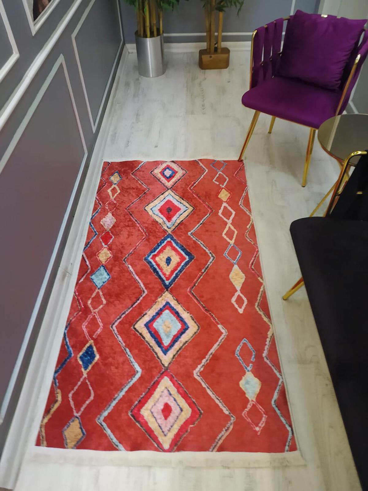 Doruklar Home Collection Kırmızı 0.8 mm Polyester Yıkanabilir Kaymaz Taban Dikdörtgen Makine Dokuma Halı 80x150 cm
