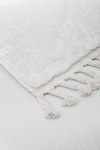 Dijidekor Beyaz 7 mm Polipropilen Antibakteriyel Yıkanabilir Orta Kaymaz Dot Taban Dikdörtgen Makine Dokuma Salon Halısı 80x300 cm