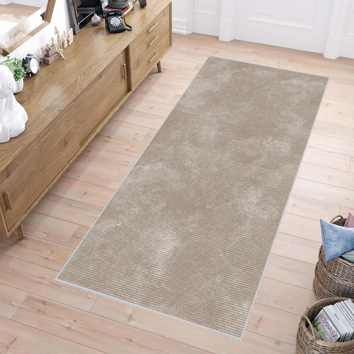 Rovigo Home RVG1081 Vizon 8 mm Polyester Leke Tutmaz-Toz Tutmaz Yıkanabilir İnce Kaymaz Dot Taban Dikdörtgen Makine Dokuma Salon Halısı 120x180 cm
