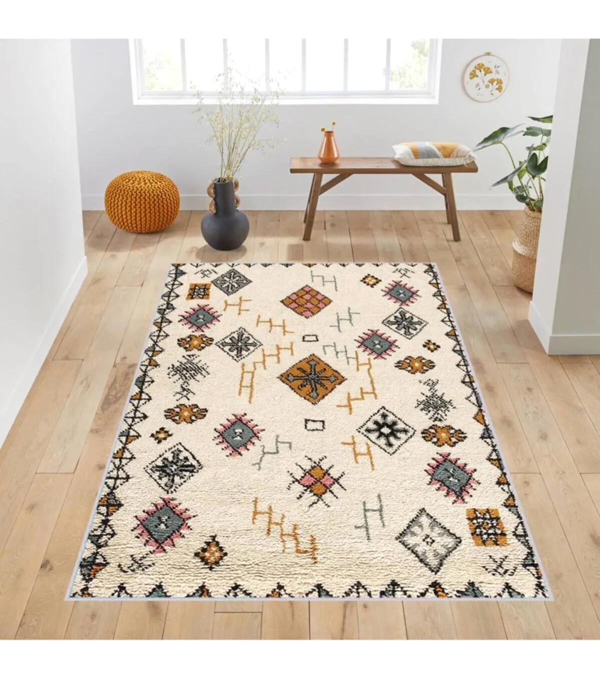 Rovigo Home RVG1008 Krem 8 mm Polyester Leke Tutmaz-Toz Tutmaz Yıkanabilir İnce Kaymaz Dot Taban Dikdörtgen Makine Dokuma Salon Halısı 120x180 cm