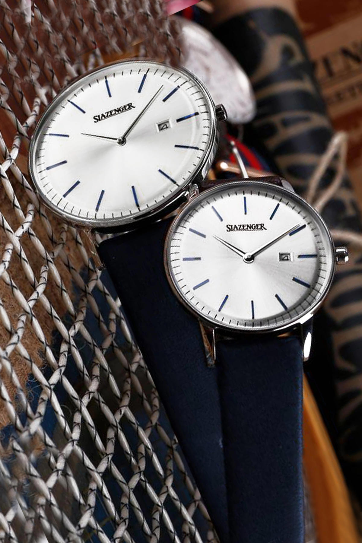 Slazenger SL.09.1978.3.03 Takvimli 32 mm Lacivert Deri Kordon Analog Kadın Kol Saati