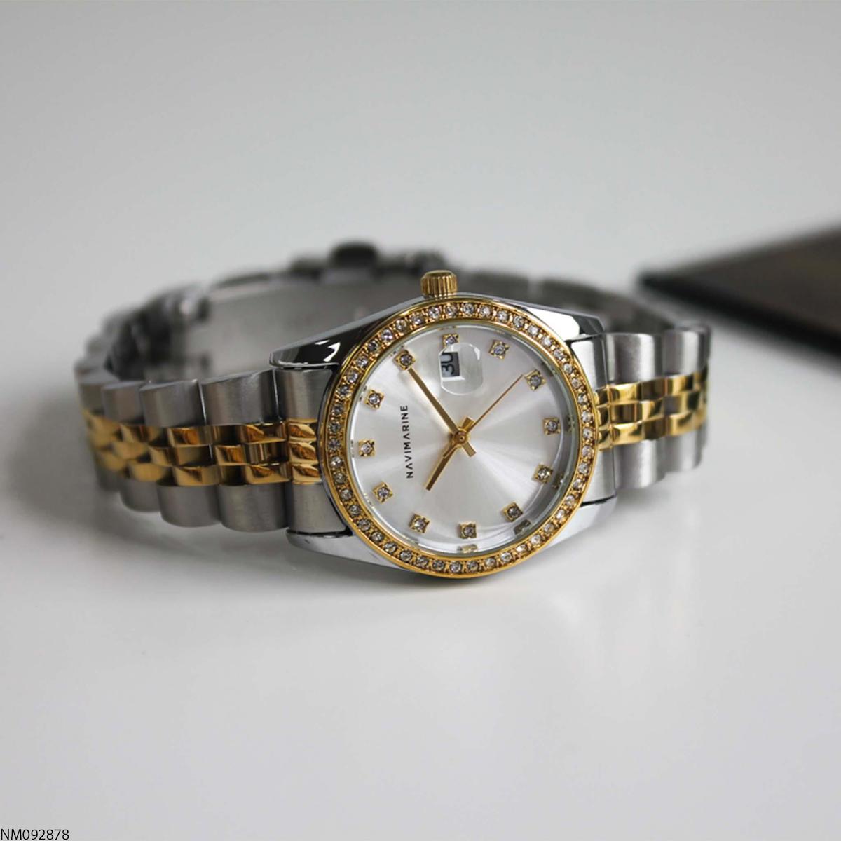 Navimarine NM092878 Takvimli 30 mm Altın-Gri Çelik Kordon Analog Kadın Kol Saati