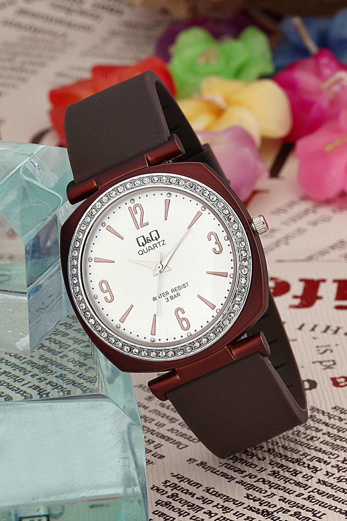 Q&Q 3B695 36 mm Kahverengi Silikon Kordon Analog Kadın Kol Saati