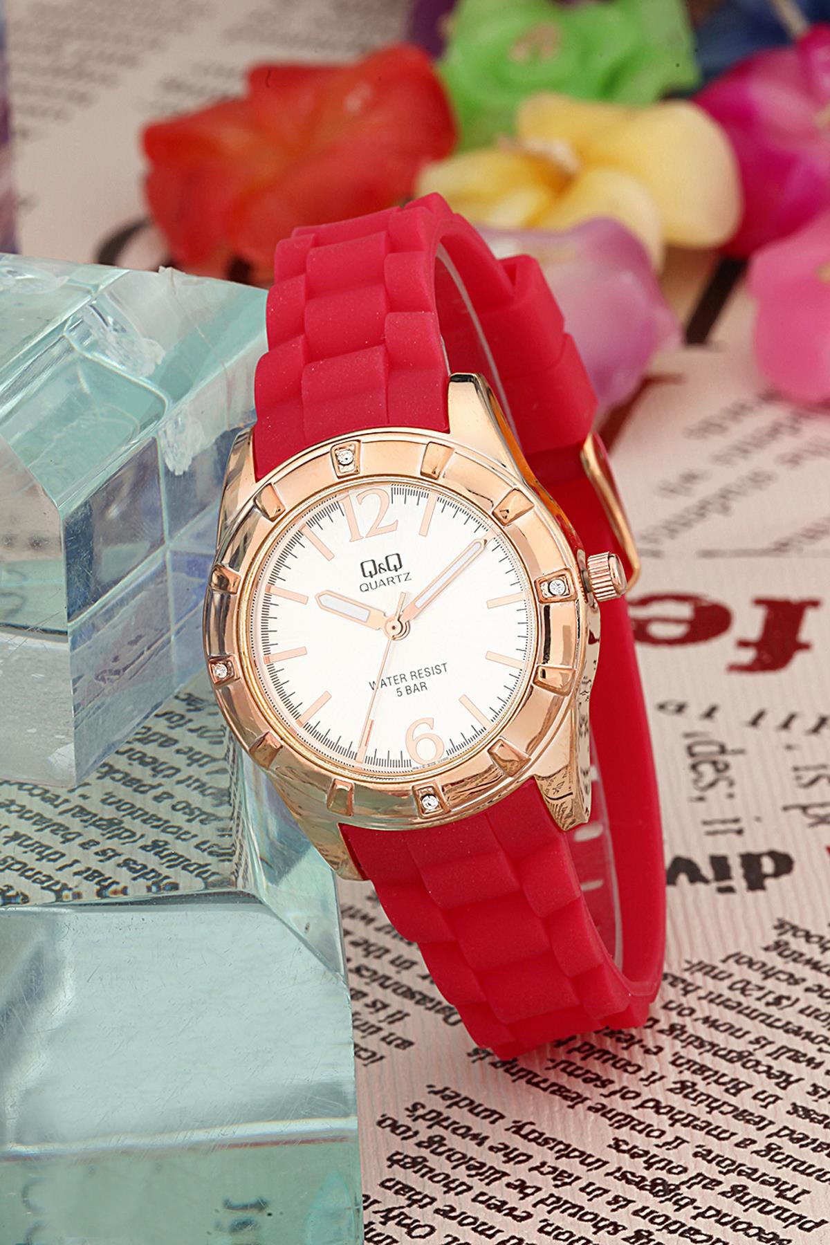 Q&Q 3B720 36 mm Kırmızı Silikon Kordon Analog Kadın Kol Saati