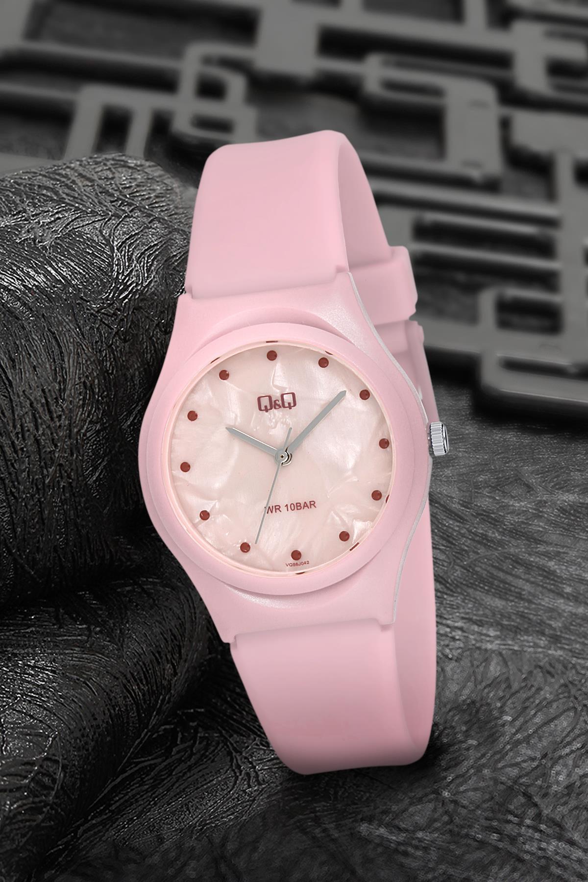 Q&Q 3P668 36 mm Pembe Silikon Kordon Analog Kadın Kol Saati