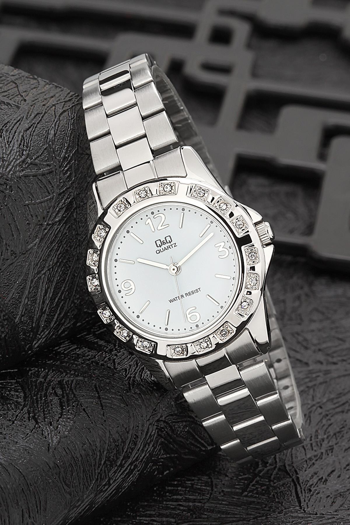 Q&Q 3G999 36 mm Gri Metal Kordon Analog Kadın Kol Saati