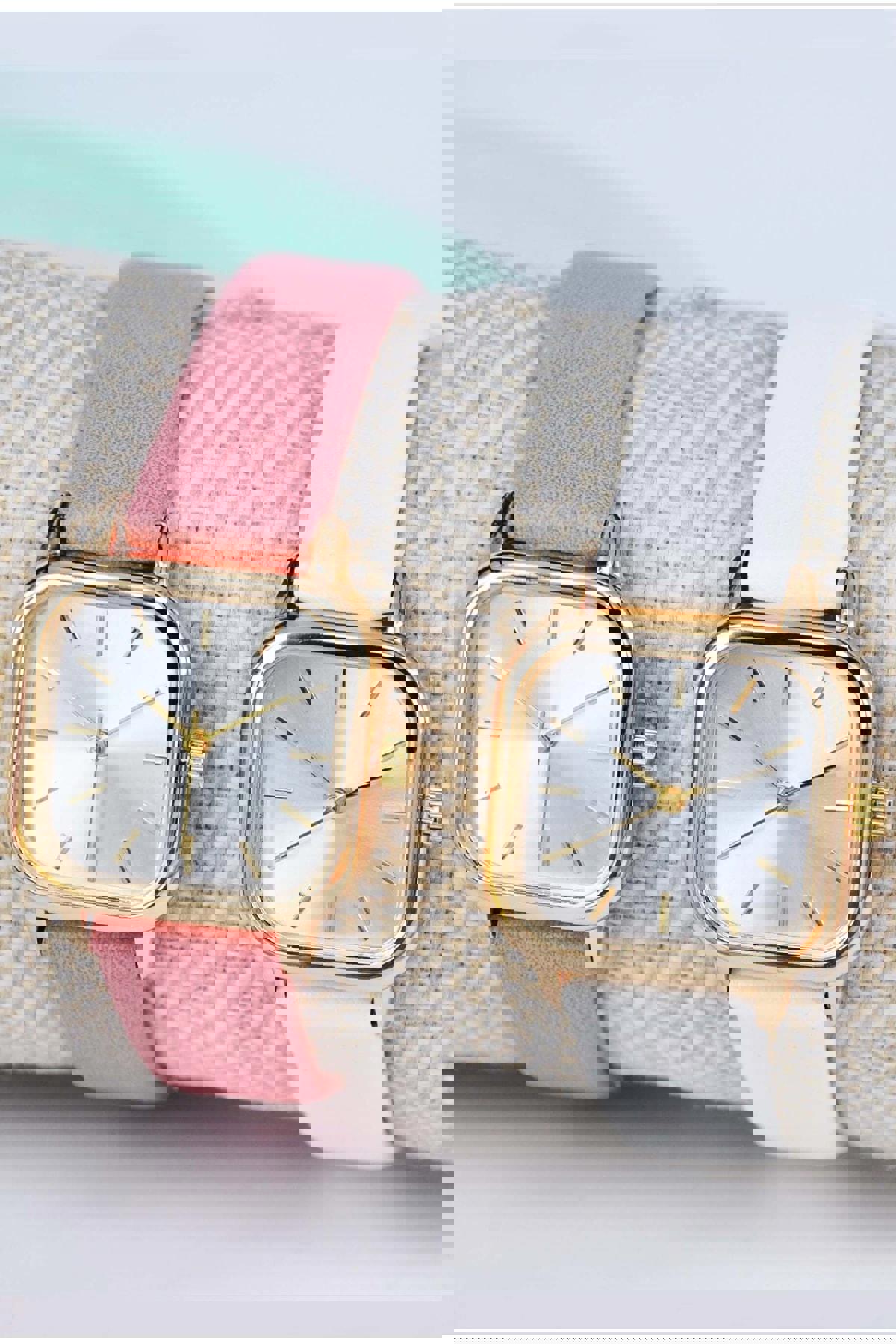 Sonsuzsaat SU-738 30 mm Beyaz-Pembe Deri Kordon Analog Kadın Kol Saati