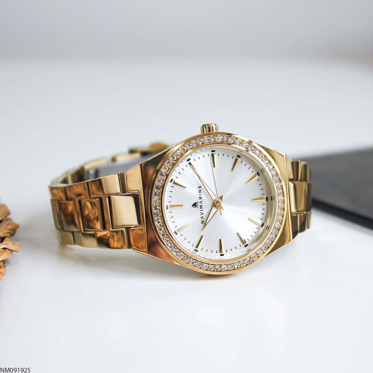 Navimarine NM091925 35 mm Altın Çelik Kordon Analog Kadın Kol Saati