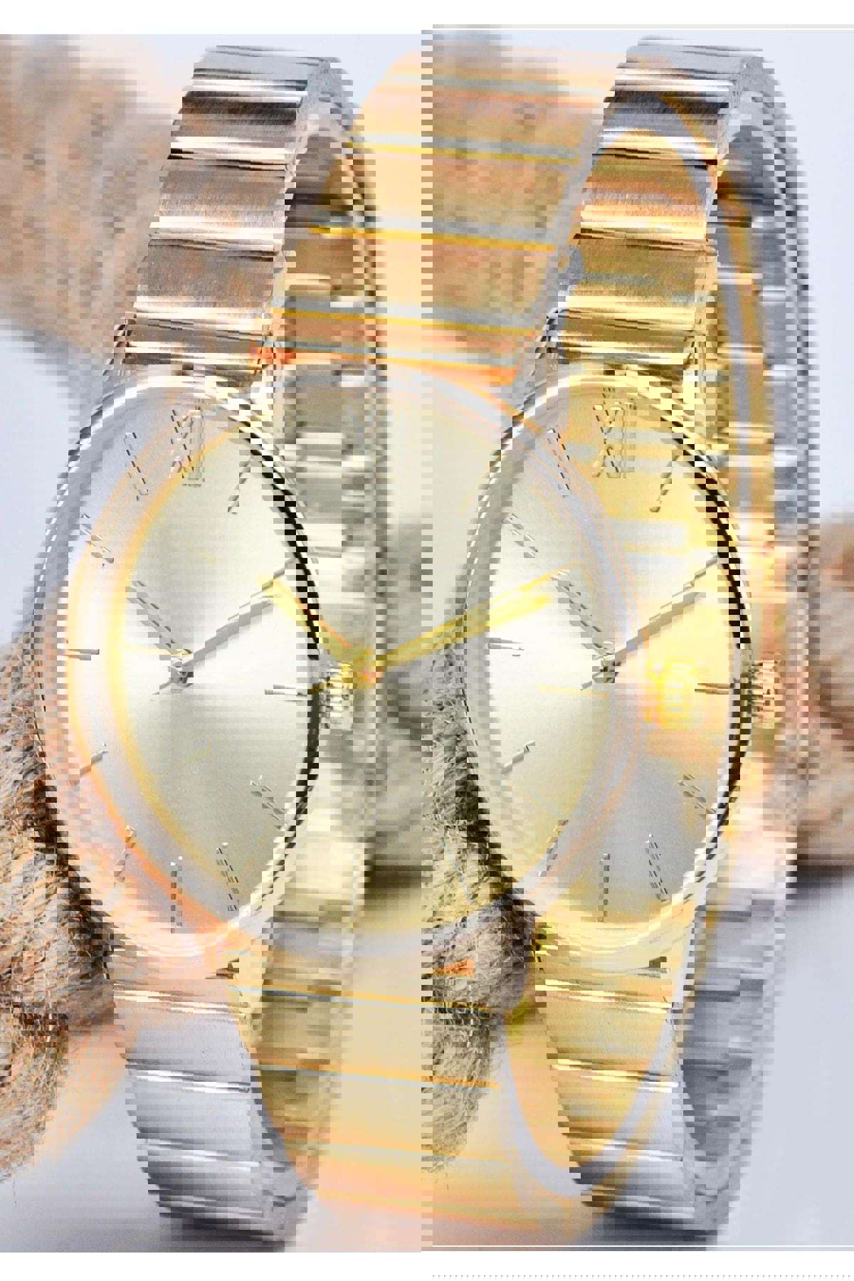 Sonsuzsaat 35 mm Altın Metal Kordon Analog Kadın Kol Saati