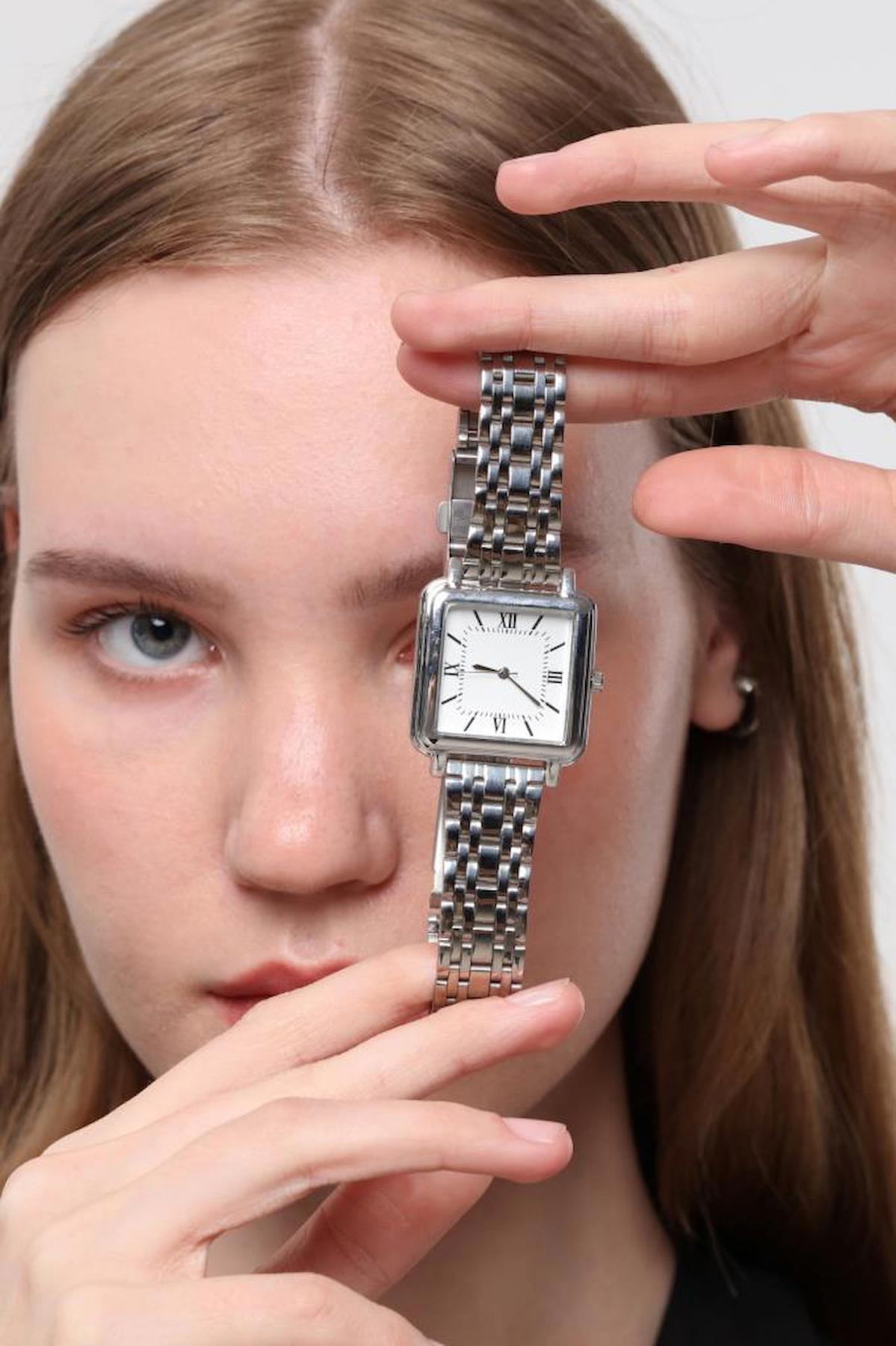 Oqqo 30 mm Gri Metal Kordon Analog Kadın Kol Saati