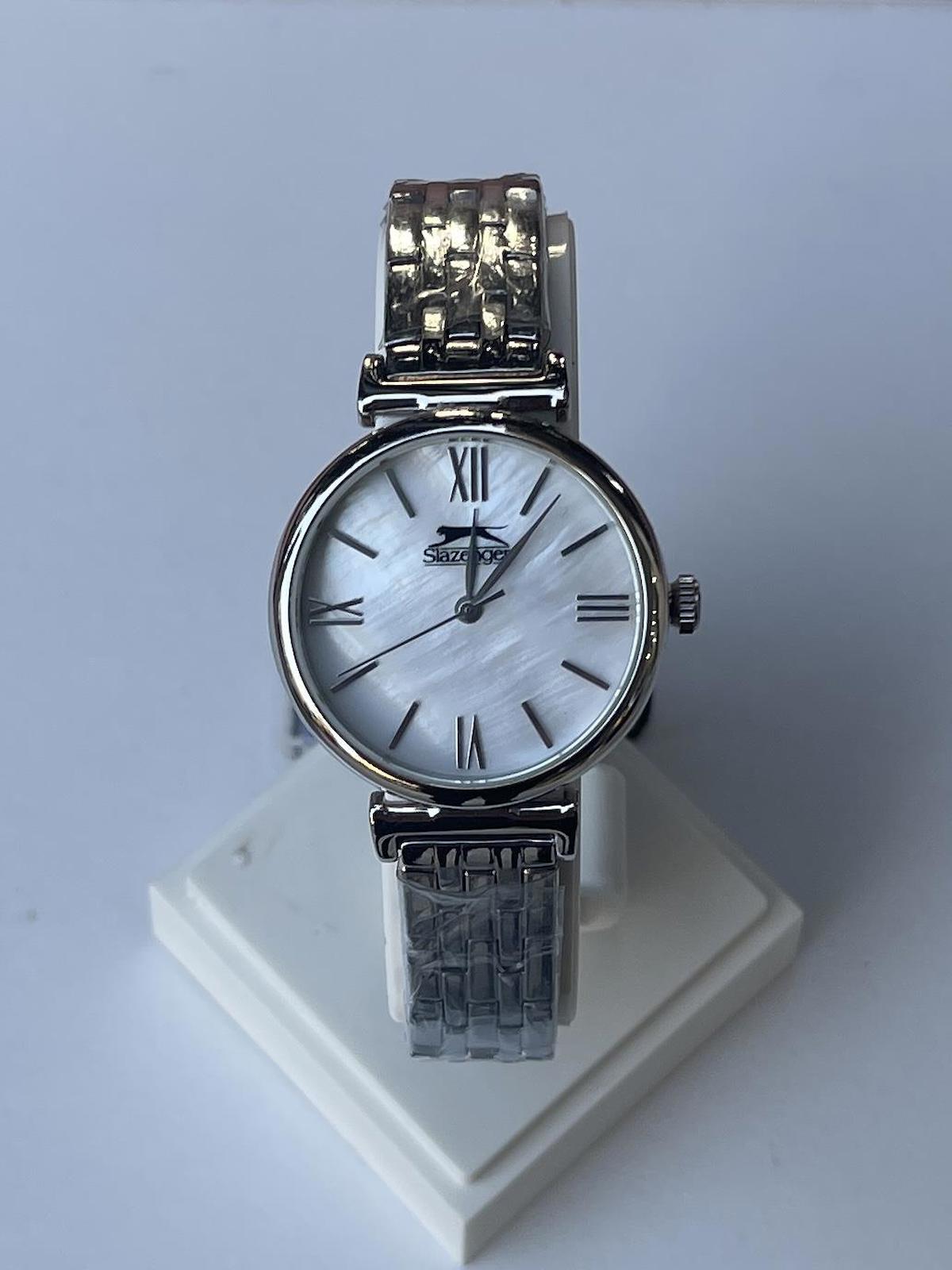 Slazenger 30 mm Gri Çelik Kordon Analog Kadın Kol Saati