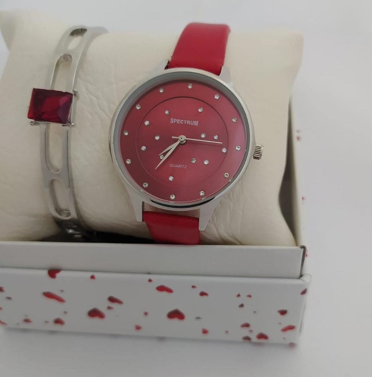 Stillove 31-34 mm Kırmızı Deri Kordon Analog Kadın Kol Saati