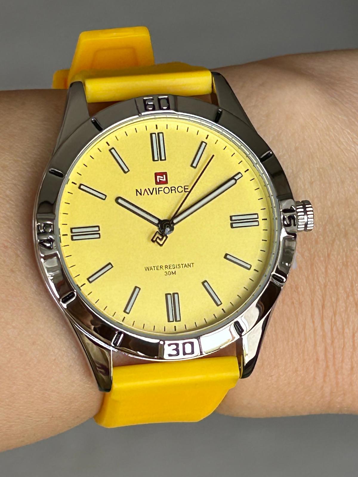 Naviforce 31-35 mm Sarı Silikon Kordon Analog Kadın Kol Saati
