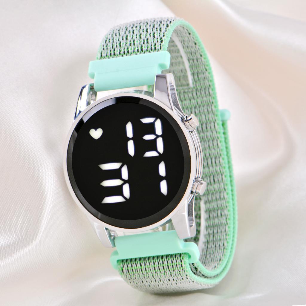 Pinkoli ST-304164 Takvimli 40 mm Yeşil Kanvas Kordon Dijital Kadın Kol Saati