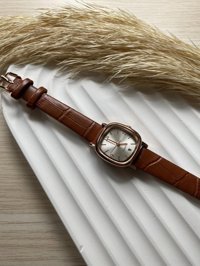 Bs Still Takvimli 20-25 mm Kırmızı Deri Kordon Analog Kadın Kol Saati