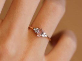 Safir Kuyumculuk 0.50 Karat Oval Sertifikalı Beyaz-Pembe Pırlanta Yüzük