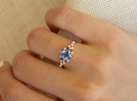 Safir Kuyumculuk 1 Karat Kare Mineli Sertifikalı Mavi Pırlanta Yüzük
