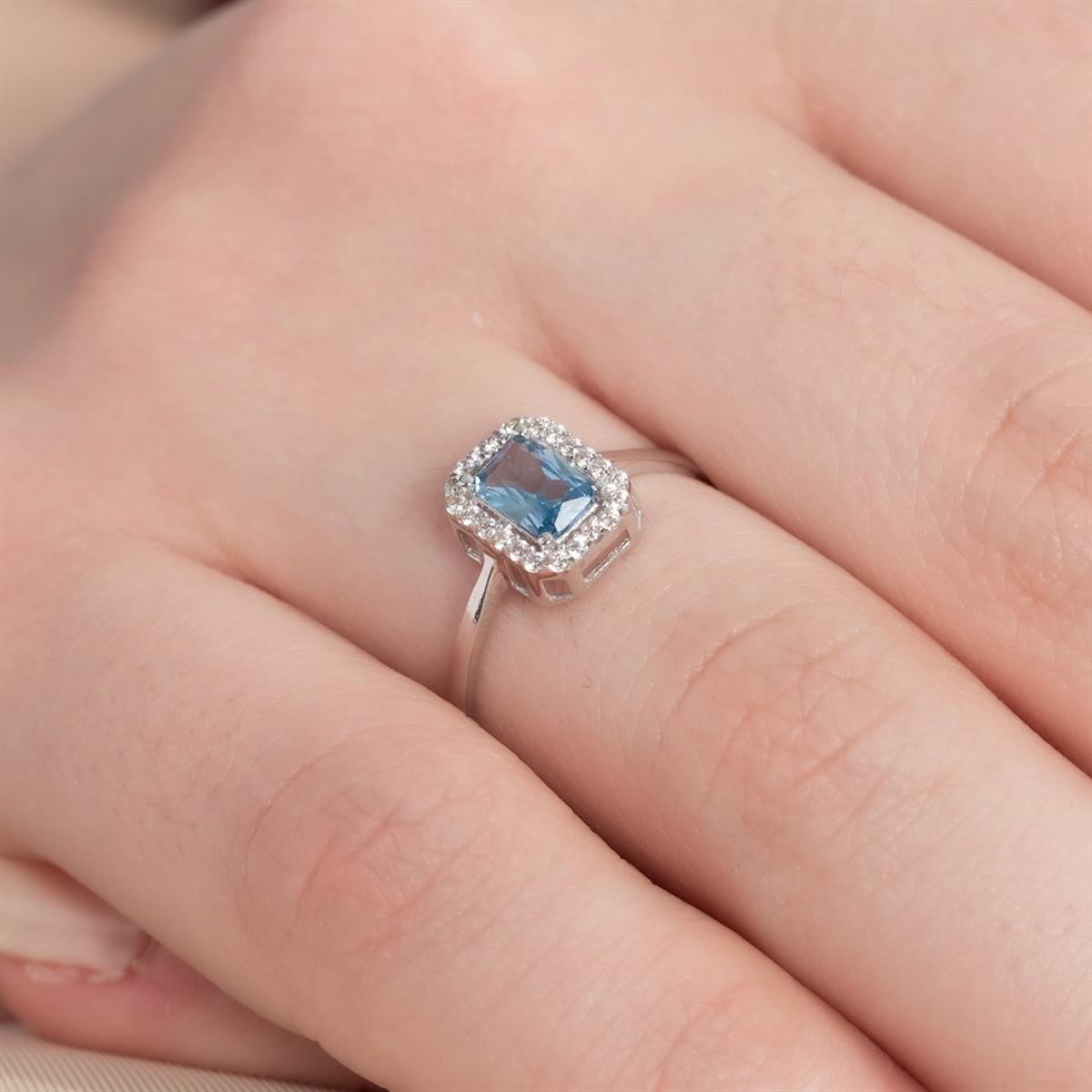 Çoklar Altın ve Pırlanta Baget Parlak Sertifikalı Topaz Taşlı Beyaz-Mavi Pırlanta Yüzük