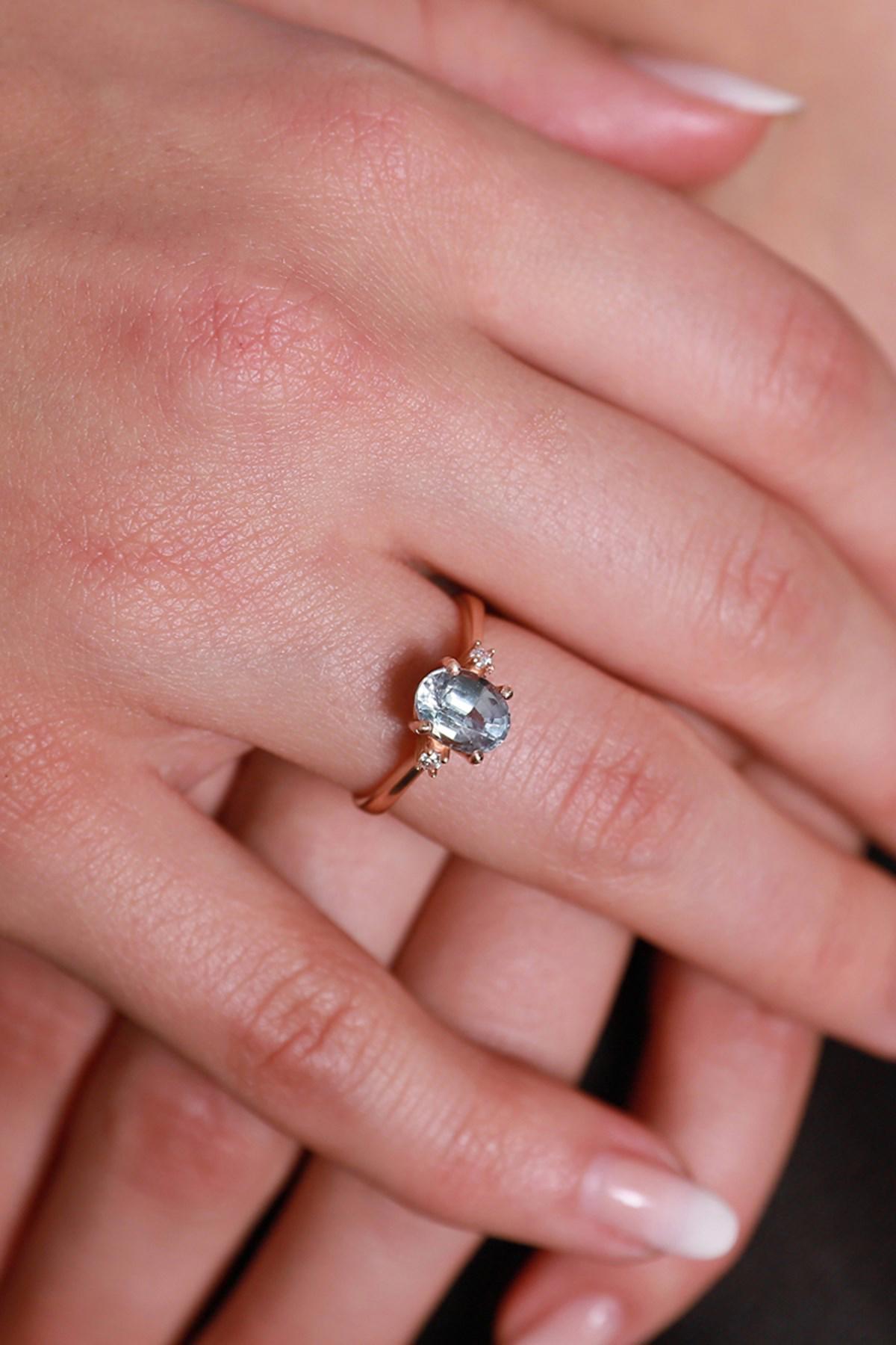 Cem Aykan Kuyumculuk Oval Parlak Sky Diamond Beyaz Pırlanta Yüzük