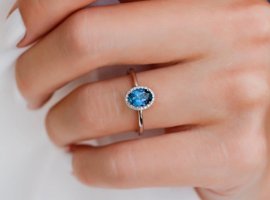 Safir Kuyumculuk 0.92 Karat Oval Parlak Sertifikalı Mavi Pırlanta Yüzük
