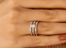 Safir Kuyumculuk 0.47 Karat Baget Parlak Sertifikalı Beyaz Pırlanta Yüzük