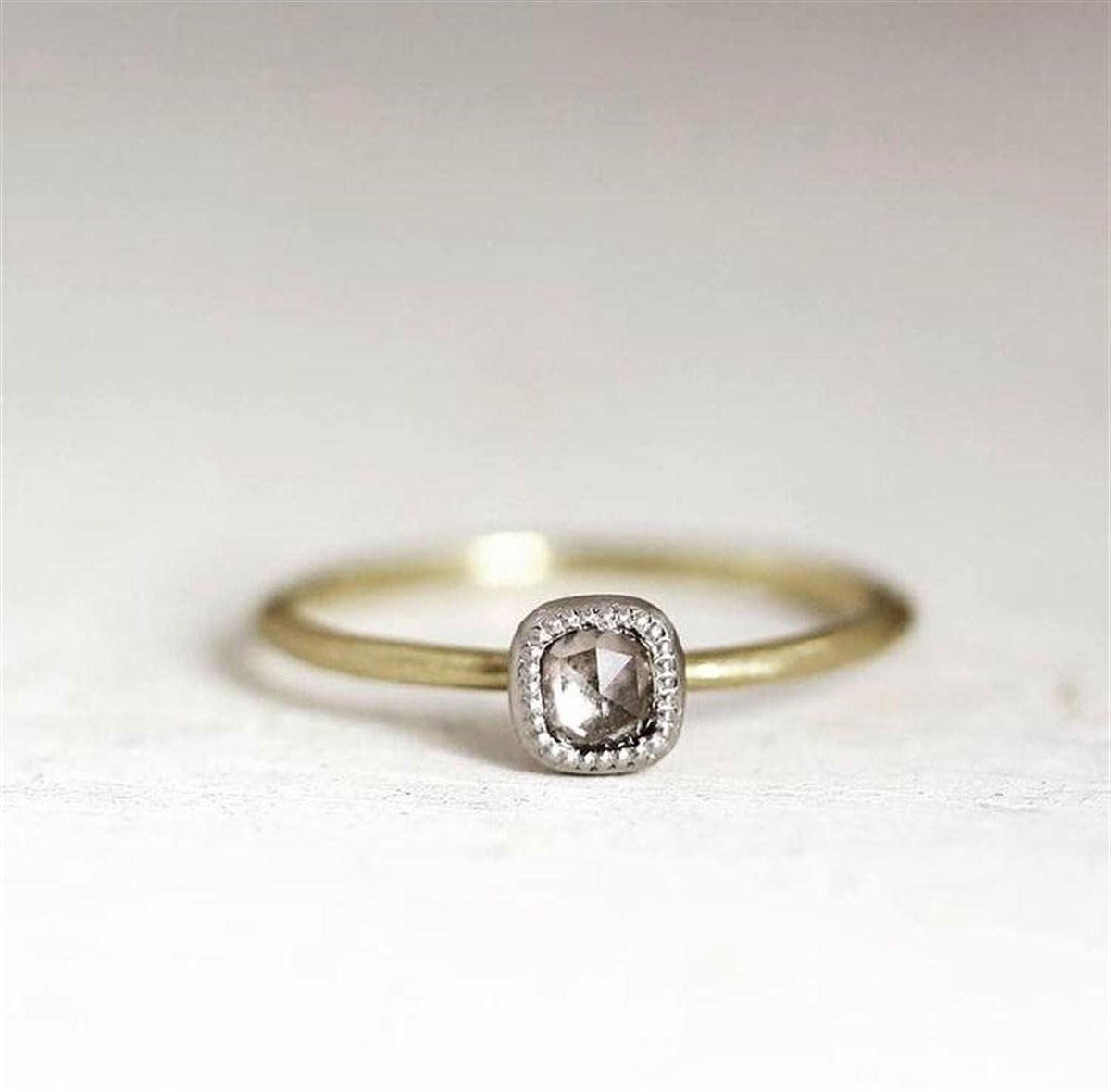 Cem Aykan Kuyumculuk Yuvarlak Parlak Sky Diamond Beyaz Pırlanta Yüzük