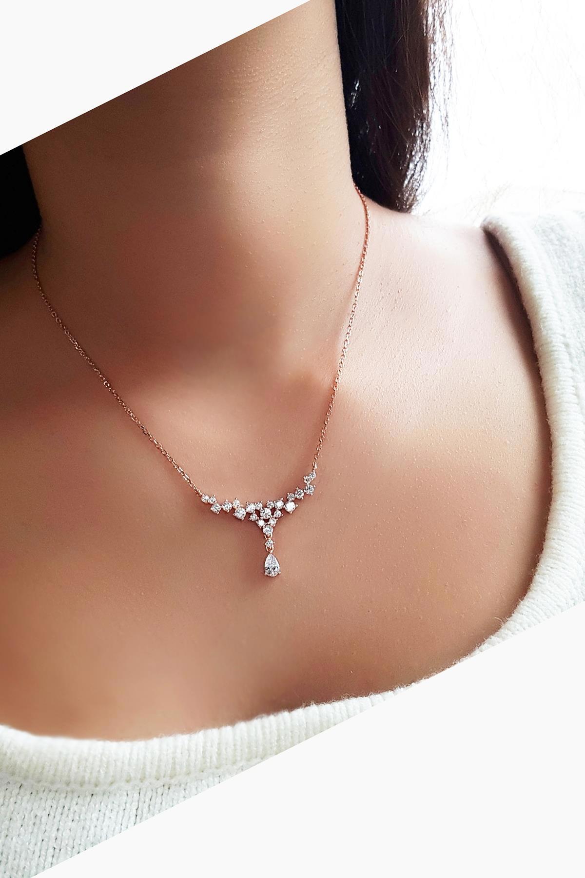 MorMajor Silver Taş İşlemeli Beyaz Zirkon Taşlı Damla Forse Zincir Kadın Gümüş Kolye 45 cm