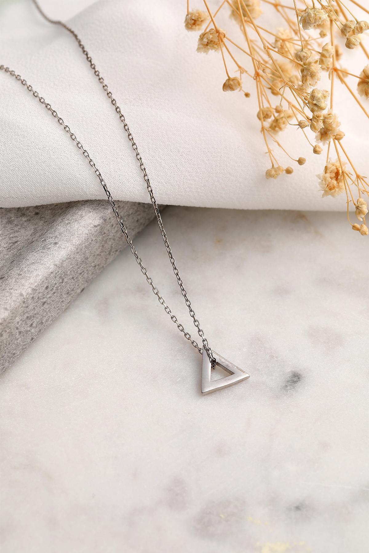İpek Silver Üçgen Yeşil Zirkon Taşlı 925 Ayar Kararmayan Forse Zincir Kadın Gümüş Kolye 45 cm