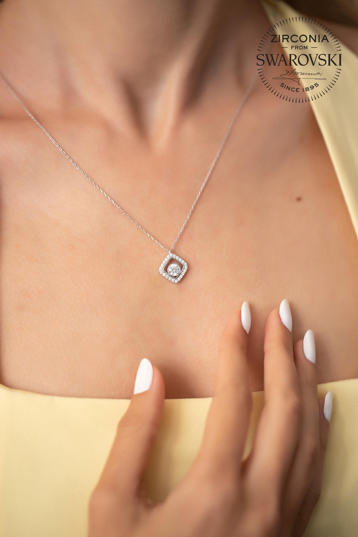 Swarovski Beyaz Zirkon Taşlı Kararmayan Kar Tanesi Düz Zincir Kadın Gümüş Kolye 45 cm