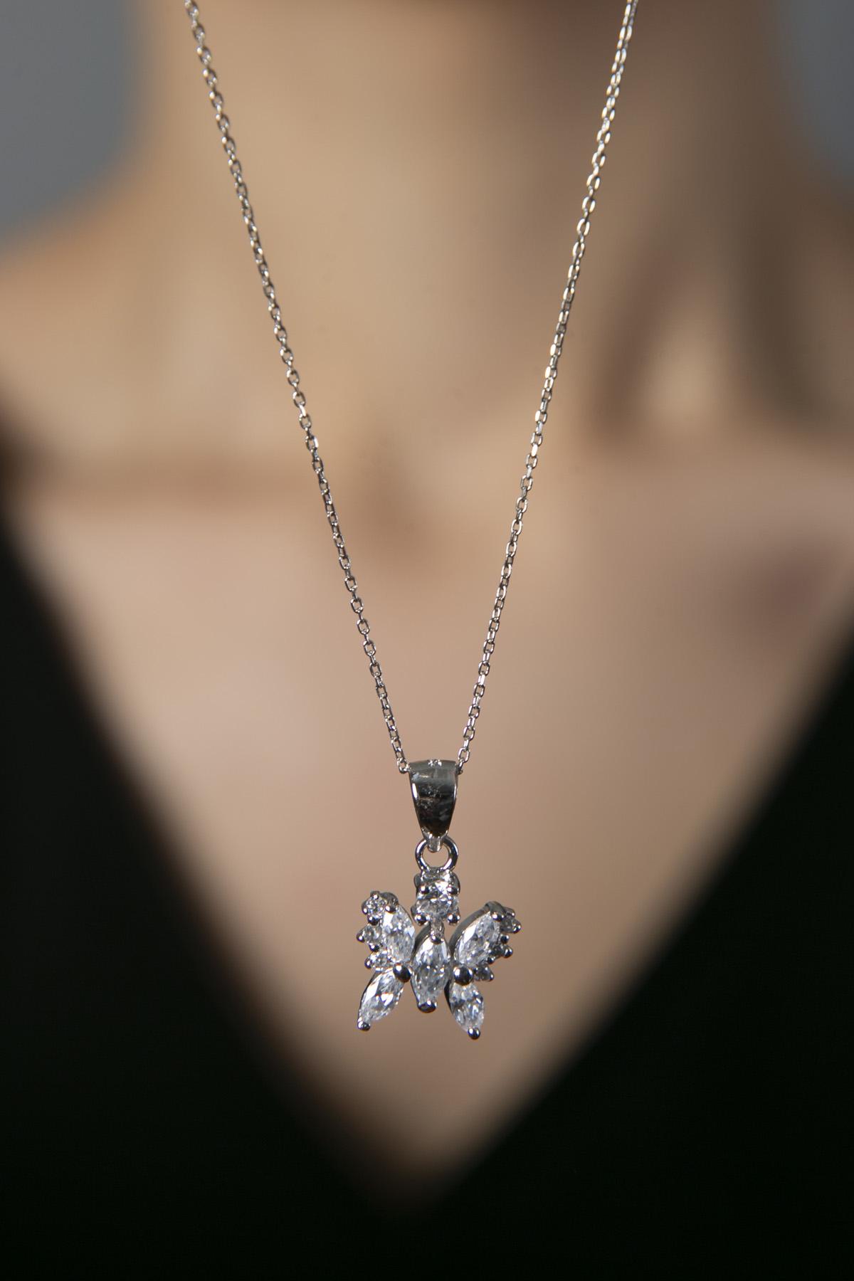 Elika Silver Çok Renkli Zirkon Taşlı 925 Ayar Kararmayan Kelebek Zincir Kadın Gümüş Kolye 45 cm