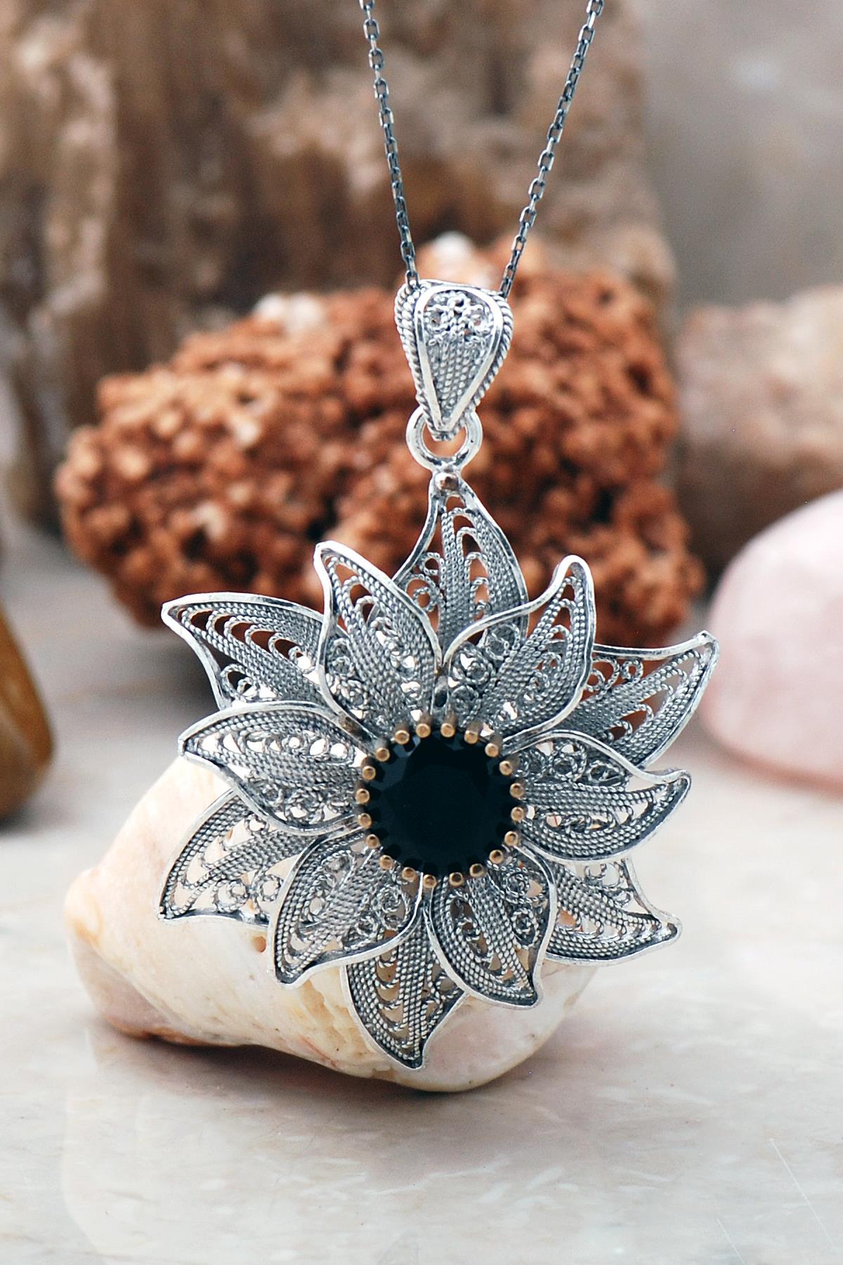 Sümer Telkari Lacivert Safir Taşlı Kararmayan Çiçek Düz Zincir Kadın Gümüş Kolye 50 cm