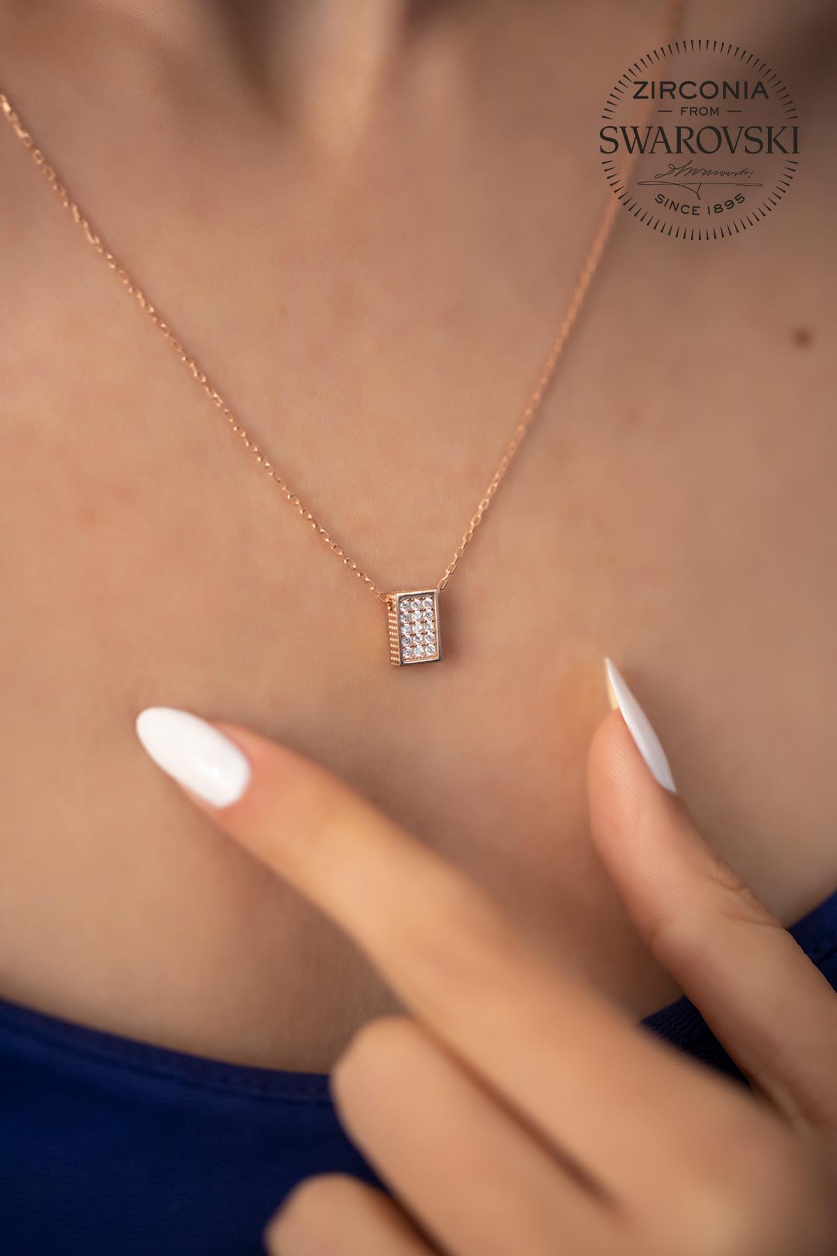 Swarovski Beyaz Zirkon Taşlı Kararmayan Bayrak Düz Zincir Kadın Gümüş Kolye 45 cm