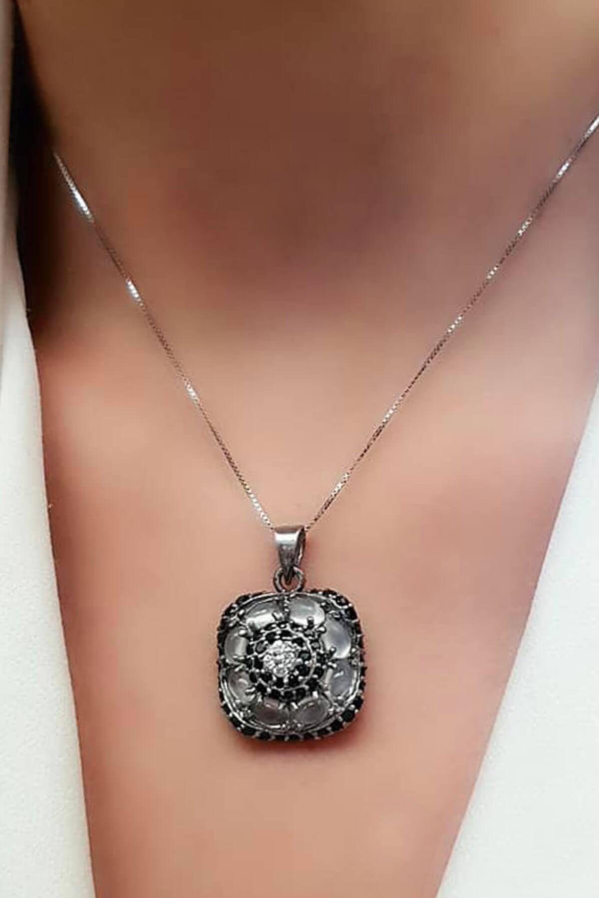 Oseshop Siyah Oniks Taşlı 925 Ayar Kararmayan Kare Forse Zincir Kadın Gümüş Kolye 45 cm