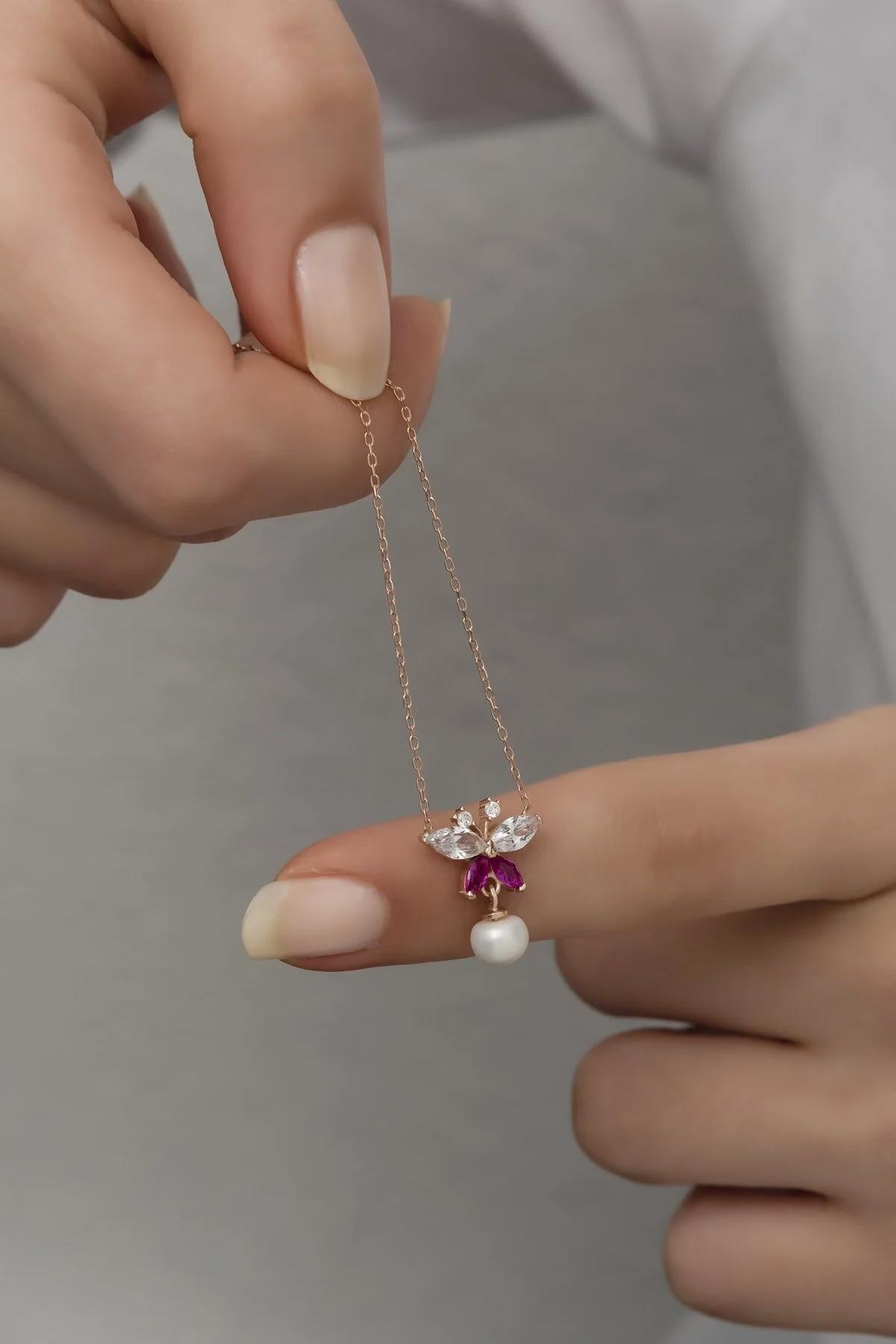 Nereze Kelebekli Beyaz-Pembe Zirkon Taşlı 925 Ayar Kararmayan Forse Zincir Kadın Gümüş Kolye 42 cm