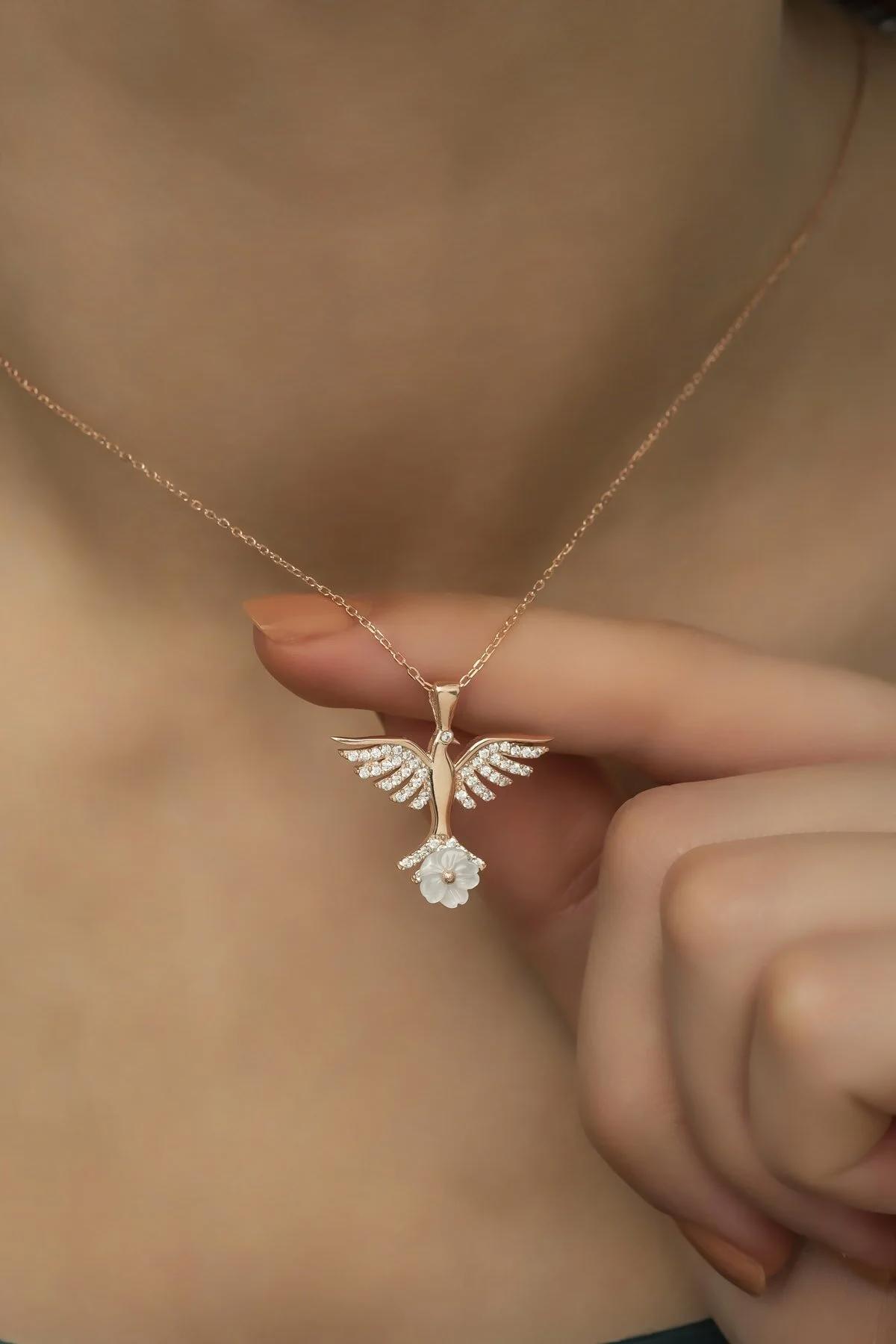 Nereze Manolya Çiçeği Beyaz Zirkon Taşlı 925 Ayar Altın Kaplama Kararmayan Forse Zincir Kadın Gümüş Kolye 42 cm