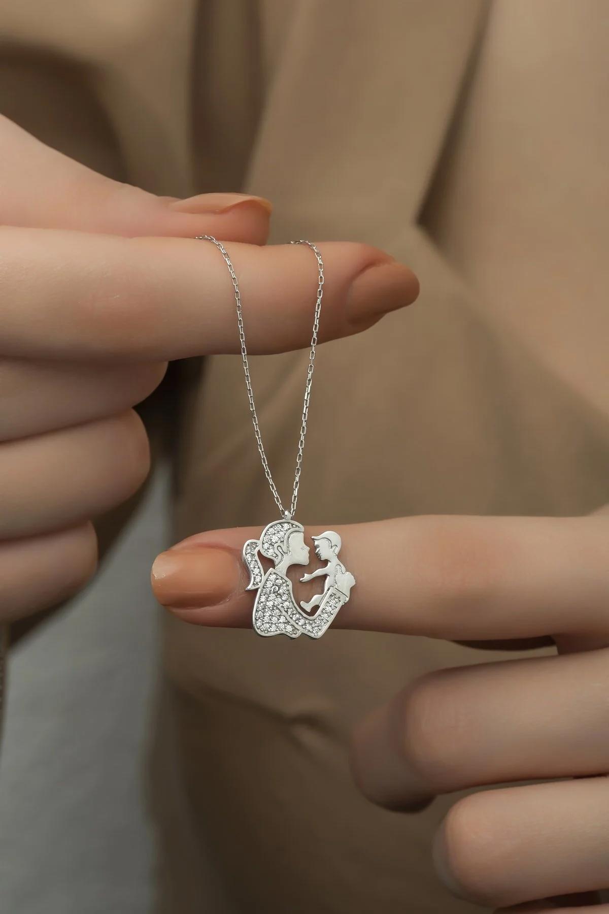 Nereze Anne Bebek Beyaz Zirkon Taşlı 925 Ayar Kararmayan Forse Zincir Kadın Gümüş Kolye 42 cm