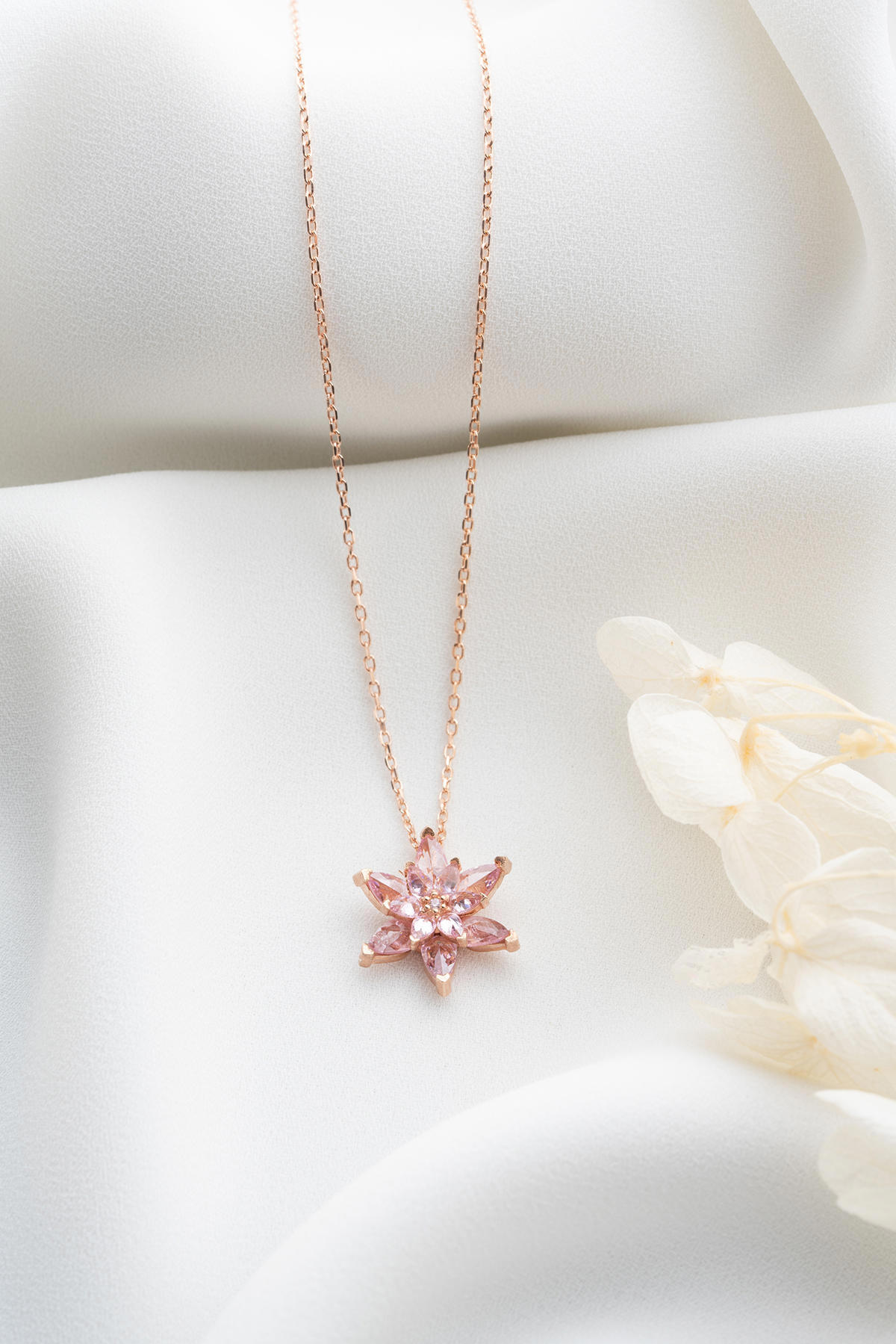 Gümüşistan Lotus Çiçekli Pembe Zirkon Taşlı 925 Ayar Altın Kaplama Kararmayan Forse Zincir Kadın Gümüş Kolye 45 cm