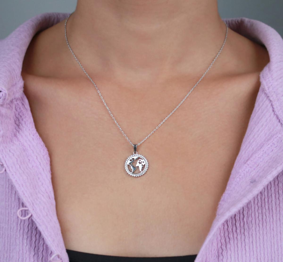 Tahal Kuyumculuk Dünya Haritalı Beyaz Swarovski Taşlı 925 Ayar Kararmayan Forse Zincir Kadın Gümüş Kolye 45 cm