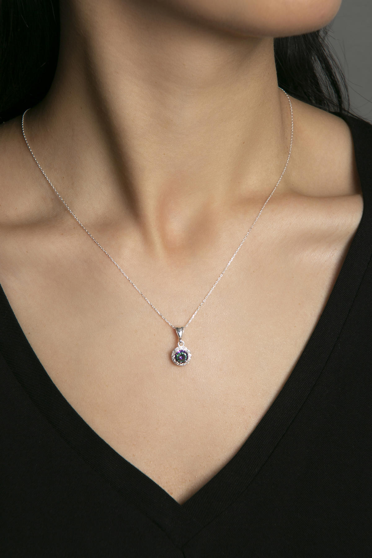 Elika Silver Beyaz-Mor Zirkon Taşlı 925 Ayar Kararmayan Baget Düz Zincir Kadın Gümüş Kolye