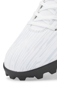 Puma Rapido III TT 106574-04 Bağcıklı Halı Saha Ayakkabısı Beyaz