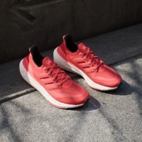 Adidas Ultraboost Light IG0746 Ortopedik Bağcıklı Erkek Koşu Ayakkabısı Kırmızı