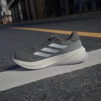 Adidas Supernova Rise IG5837 Ortopedik Bağcıklı Adiwear Kadın Koşu Ayakkabısı Siyah