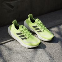 Adidas Ultraboost Light IE1767 Ortopedik Bağcıklı Unisex Koşu Ayakkabısı Yeşil