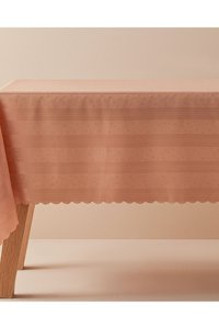 English Home Polyester 150 x 200 cm Dikdörtgen Masa Örtüsü Pembe
